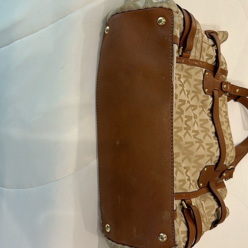 Michael Kors purse - Picture 3 of 5